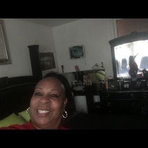 Meet your Posher, Rhonda